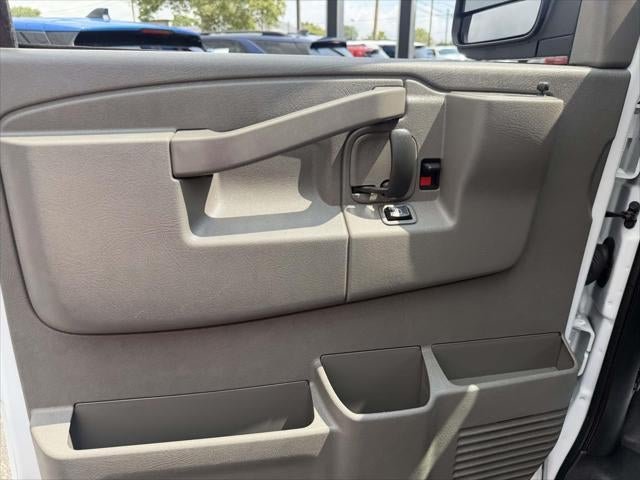 2025 Chevrolet Express Cargo WT