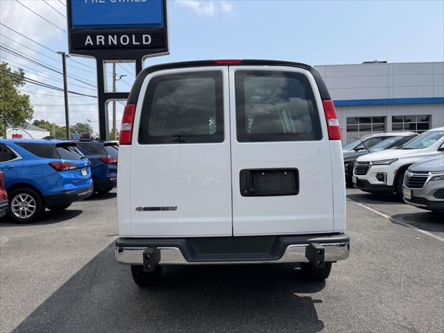 2025 Chevrolet Express Cargo WT