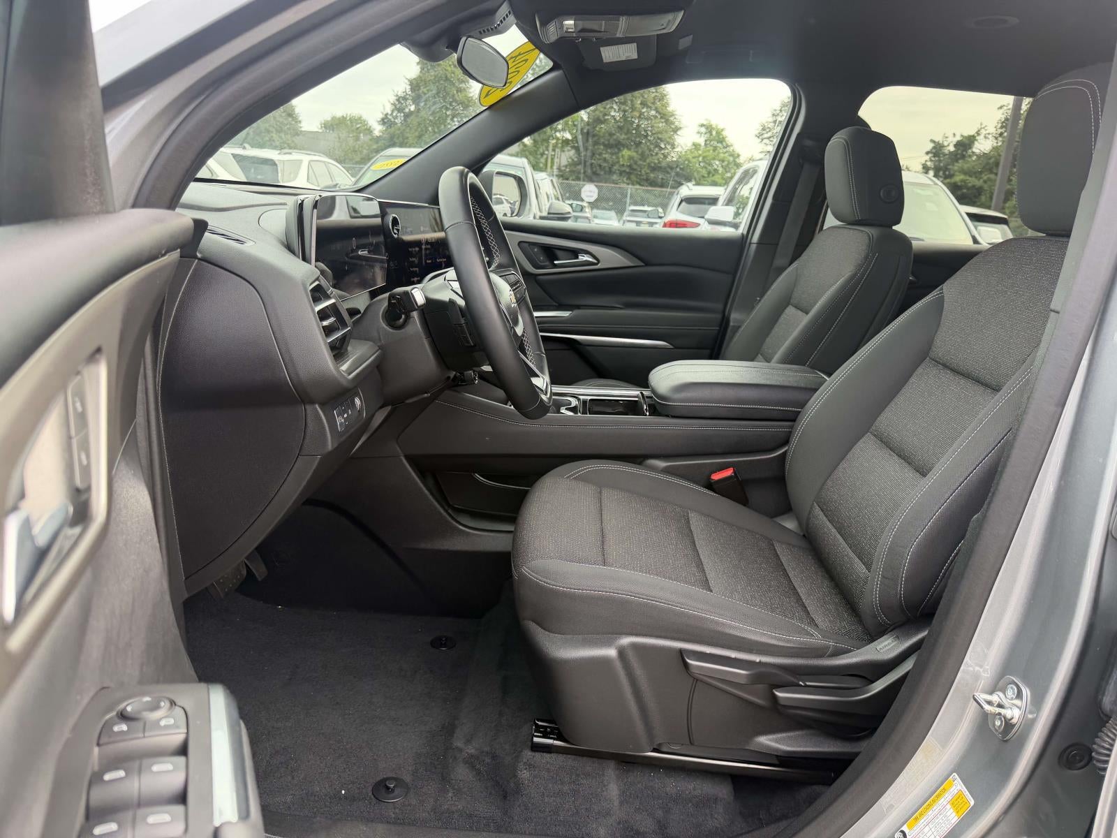2024 Chevrolet Traverse LS