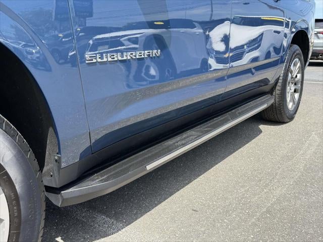 2025 Chevrolet Suburban LT